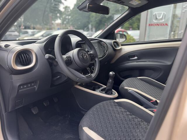 Toyota AYGO X 1.0 VVT-i MT Pulse | GEEN AFLEVERKOSTEN | Apple/Android, Cruise control, 17inch velgen, Voorstoelen verwarmd