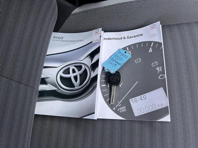 Toyota AYGO 1.0 VVT-i x-joy automaat/carplay met camera/navi/auto airco/top occasion