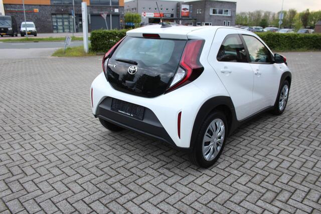 Toyota AYGO X 1.0 VVT-i S-CVT Play Clima-Adapt. Cruise-Carplay-Camera