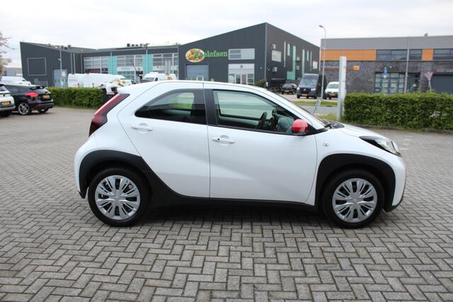 Toyota AYGO X 1.0 VVT-i S-CVT Play Clima-Adapt. Cruise-Carplay-Camera