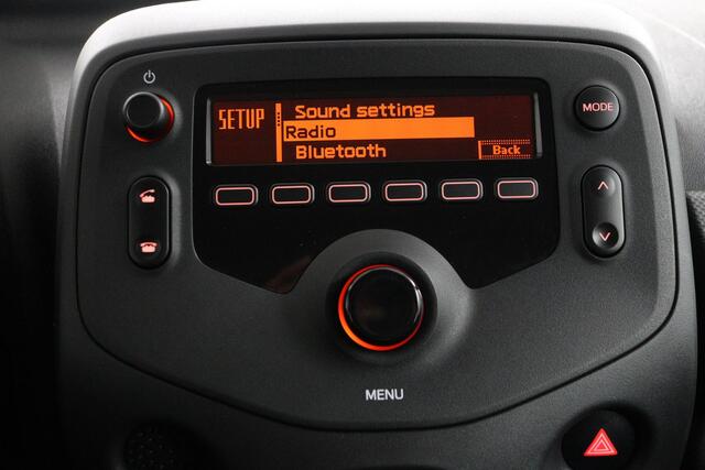 Toyota AYGO 1.0 VVT-i x-fun | airco | Bluetooth telefoonvoorbereiding |