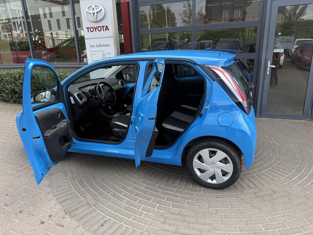 Toyota AYGO 1.0 VVT-i x-play