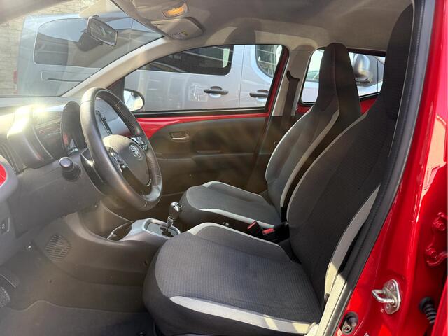 Toyota AYGO 1.0 VVT-i x-play Camera, App Connect