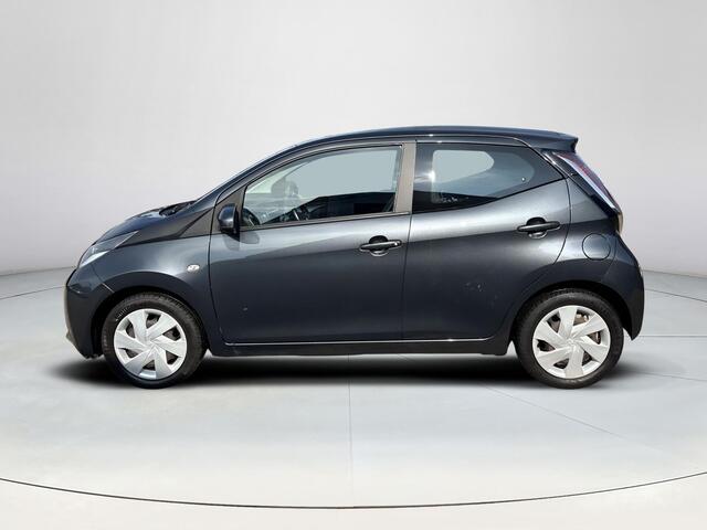 Toyota AYGO 1.0 VVT-i x-play **NAVIGATIE/ AIRCO/ BEGRENZER**