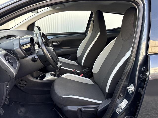 Toyota AYGO 1.0 VVT-i x-play **NAVIGATIE/ AIRCO/ BEGRENZER**