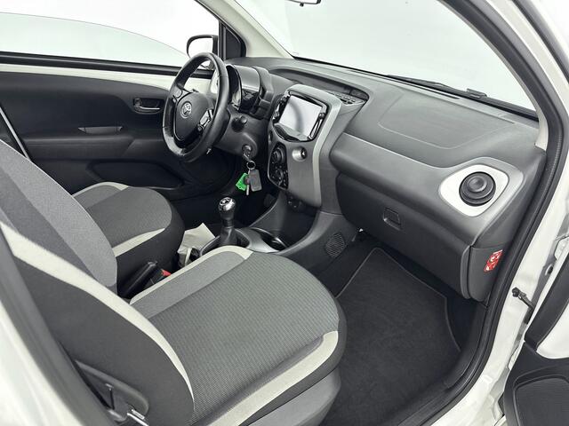 Toyota AYGO 1.0 VVT-i x-play | Apple Carplay-Android Auto | Achteruitrijcamera | NL-Auto |