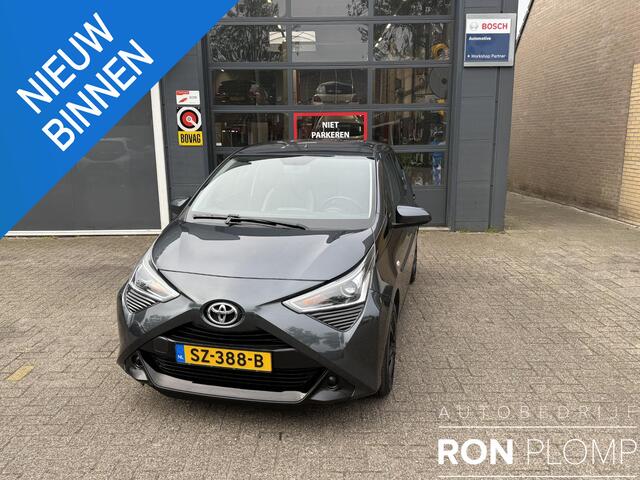 Toyota AYGO 1.0 VVT-i x-play / Airco/ Bleutooth/ Camera/ LED/ Elektrische ramen