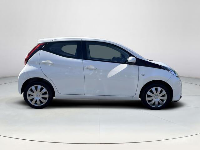 Toyota AYGO 1.0 VVT-i x-play | 5 deurs | Carplay | Airco | Parkeercamera |