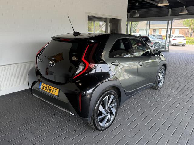 Toyota AYGO X 1.0 VVT-i S-CVT Envy JBL Audio / 18" / Mistlampen / Apple Carplay / Lane Assist / Adapt. Cruise Control / 1e eigenaar