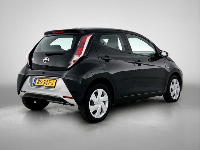 Toyota AYGO 1.0 VVT-i x-play | NL Auto | Dealeronderhouden | Achteruitrijcamera |