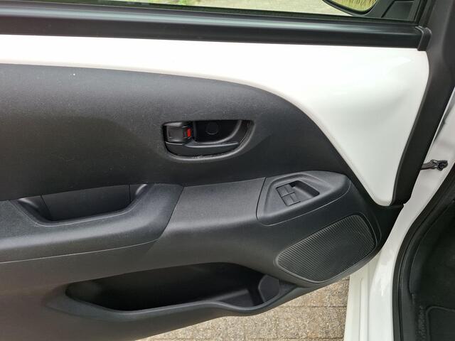 Toyota AYGO 1.0 VVT-i x-fun | BTW !! |LED verlichting | Airco | Hill hold | multifunctioneel stuurwiel