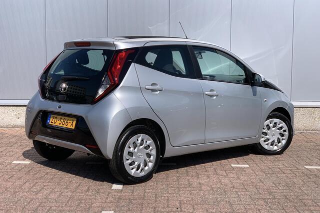 Toyota AYGO 1.0 VVT-i x-play | Cabrio | Camera | Airco | Navigatie