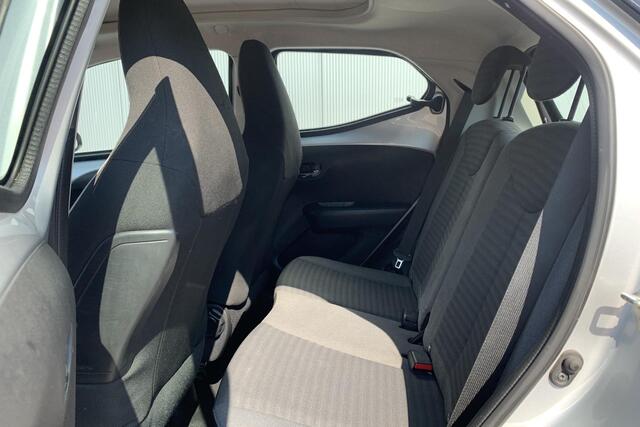 Toyota AYGO 1.0 VVT-i x-play | Cabrio | Camera | Airco | Navigatie