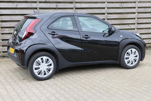 Toyota AYGO X 1.0 VVT-i MT Play / Airco / Cruise / Apple carplay / Android auto / Camera