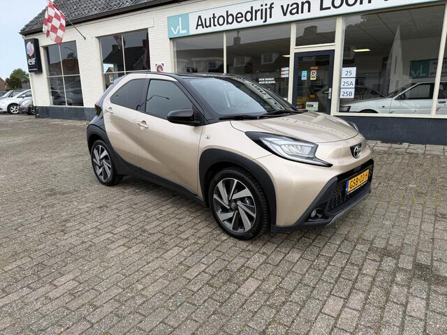 Toyota AYGO X 1.0 VVT-i S-CVT Premium Stoelverwarming, Navigatiesysteem