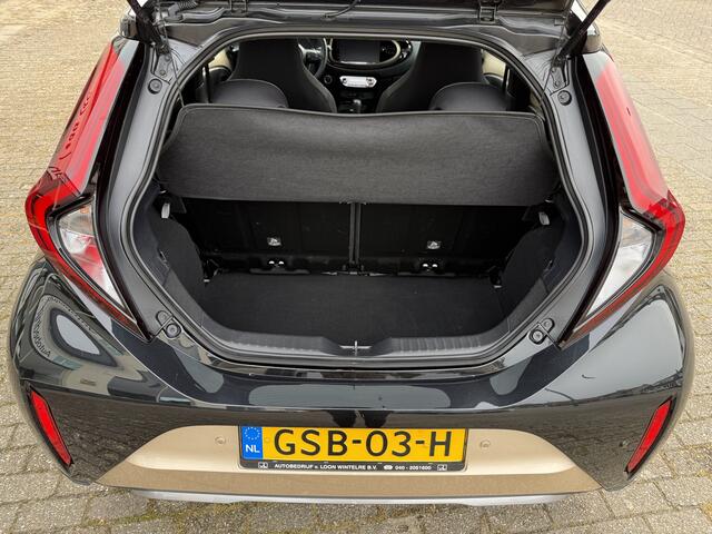Toyota AYGO X 1.0 VVT-i S-CVT Premium Stoelverwarming, Navigatiesysteem