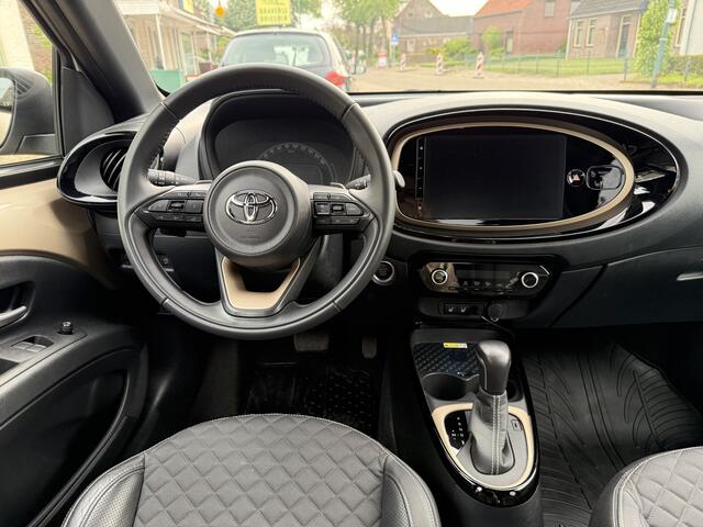Toyota AYGO X 1.0 VVT-i S-CVT Premium Stoelverwarming, Navigatiesysteem