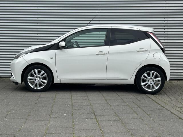 Toyota AYGO 1.0 VVT-i x-joy | Dealeronderhouden | Camera | Navi | LM-velgen |