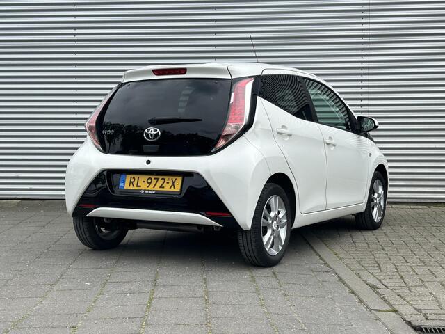 Toyota AYGO 1.0 VVT-i x-joy | Dealeronderhouden | Camera | Navi | LM-velgen |