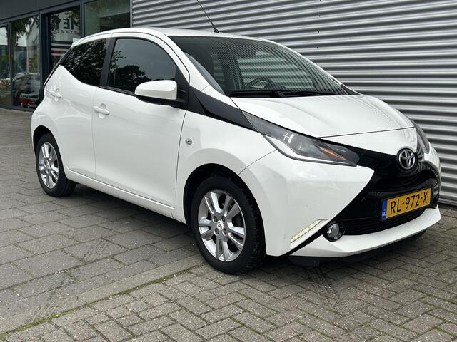 Toyota AYGO 1.0 VVT-i x-joy | Dealeronderhouden | Camera | Navi | LM-velgen |