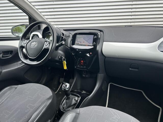 Toyota AYGO 1.0 VVT-i x-joy | Dealeronderhouden | Camera | Navi | LM-velgen |