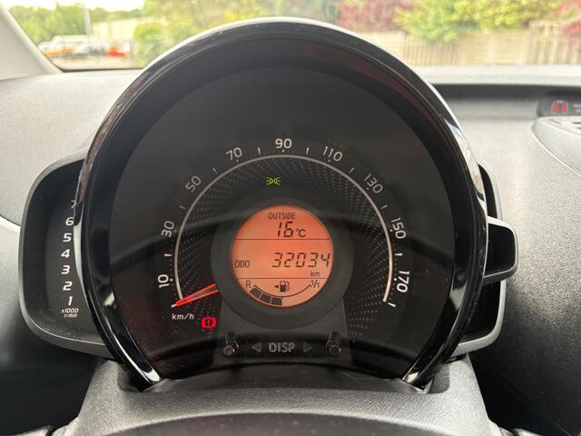 Toyota AYGO 1.0 VVT-i x-play | Airco Apple | Carplay/Android Auto
