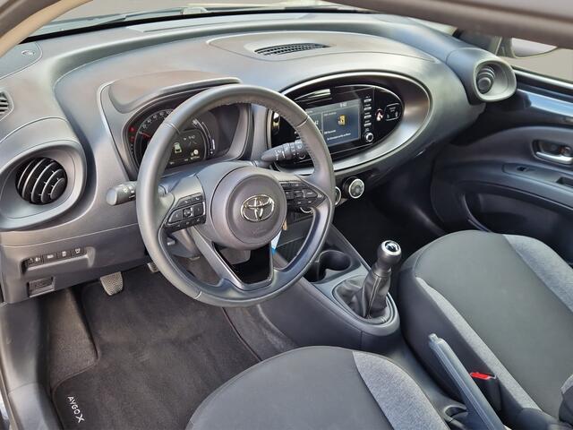 Toyota AYGO X 1.0 VVT-i MT Play NL Auto - All Season Banden - Carplay