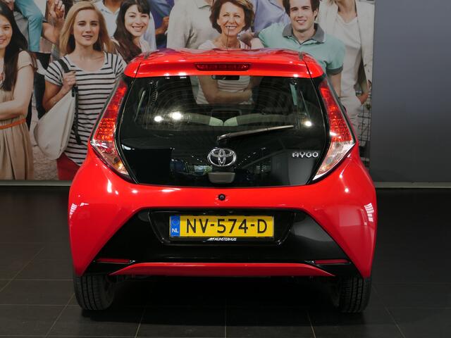 Toyota AYGO 1.0 VVT-i x-play - Camera - Airco - Bluetooth