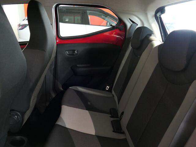 Toyota AYGO 1.0 VVT-i x-play - Camera - Airco - Bluetooth