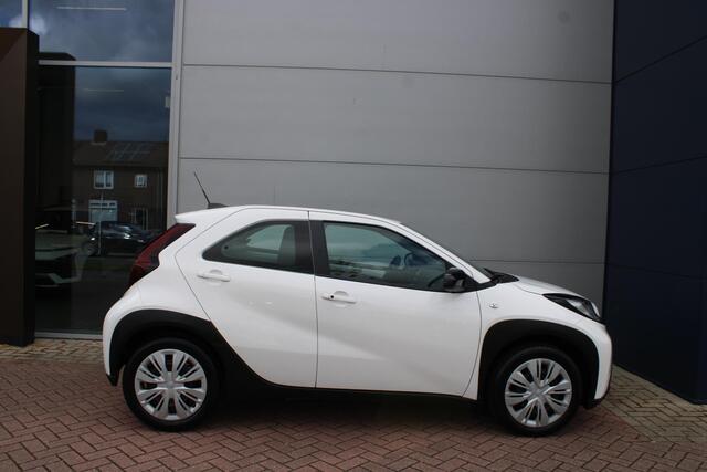 Toyota AYGO X 1.0 VVT-i S-CVT Automaat first Airco Camera Carplay Zeer mooi