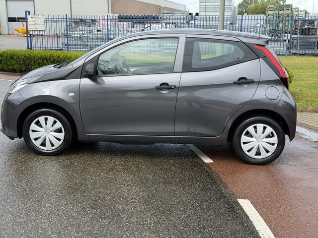 Toyota AYGO 1.0 VVT-i x-fun