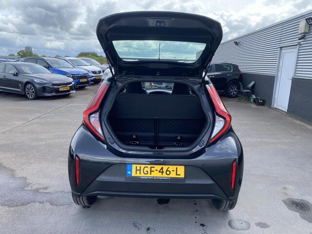 Toyota AYGO X 1.0 VVT-i S-CVT Play Automaat, Achteruitrij camera, adaptieve cruise control, start/stop systeem, NL-auto, zeer lage KM stand & automaat!