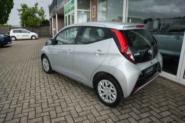 Toyota AYGO 1.0-VVT-i X-Play