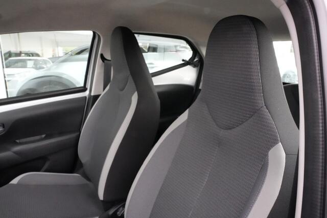 Toyota AYGO 1.0-VVT-i X-Play