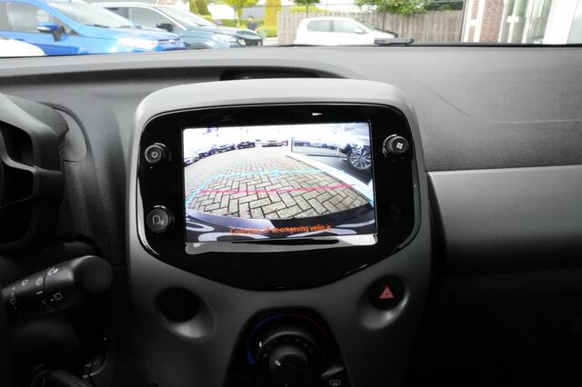 Toyota AYGO 1.0-VVT-i X-Play