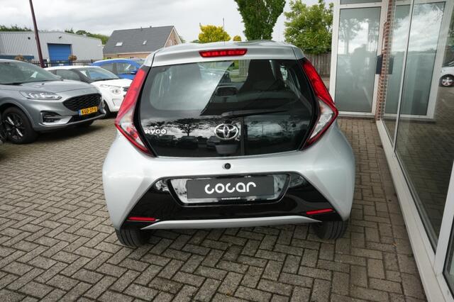 Toyota AYGO 1.0-VVT-i X-Play