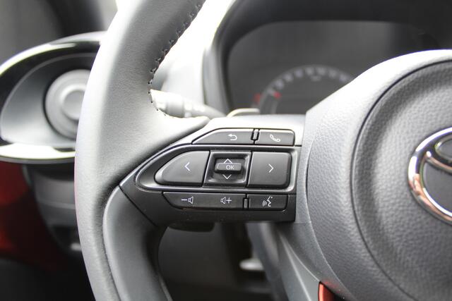 Toyota AYGO X 1.0 VVT-i S-CVT Premium Cabrio | Rijklaar | Keyless | Stoelverw. | Sensoren v+a | Apple/Android | Camera | Half-leder