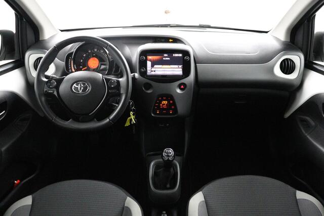 Toyota AYGO 1.0 VVT-i x-joy | Climate control | DAB+ | Camera | Apple Carplay/Android Auto |
