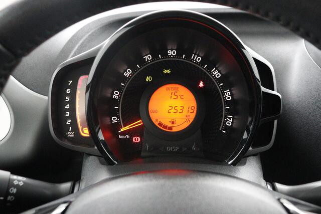Toyota AYGO 1.0 VVT-i x-joy | Climate control | DAB+ | Camera | Apple Carplay/Android Auto |