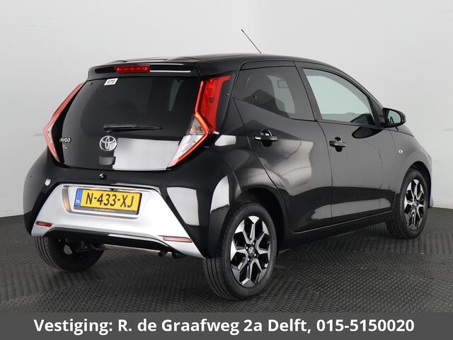 Toyota AYGO 1.0 VVT-i X-Joy Pack | Apple Carplay & AndroidAUTO | Lichtmetalen velgen | Privacy Glass |