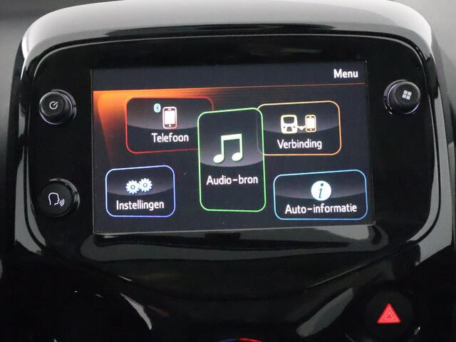 Toyota AYGO 1.0 VVT-i X-Joy Pack | Apple Carplay & AndroidAUTO | Lichtmetalen velgen | Privacy Glass |
