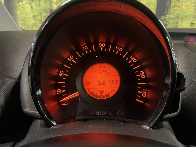 Toyota AYGO 1.0 VVT-i x-fun | Origineel Nederlands | Airconditioning | DAB | Cruise Control | Isofix |