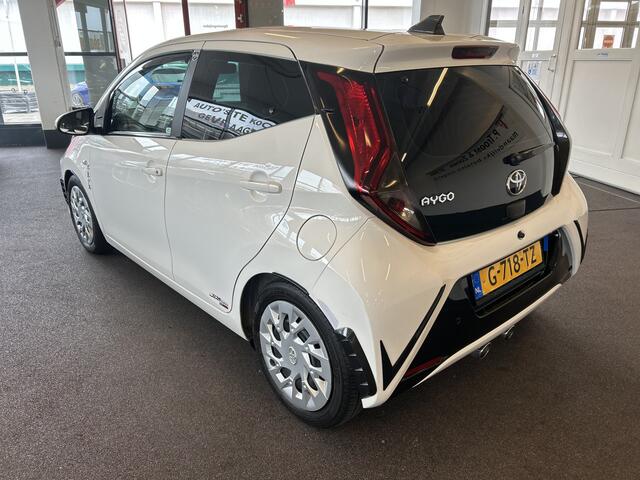 Toyota AYGO 1.0 VVT-i x-play limited Sport | Apple carplay | Achteruitrijcamera | Airco | Sportuitlaat | Begrenzer