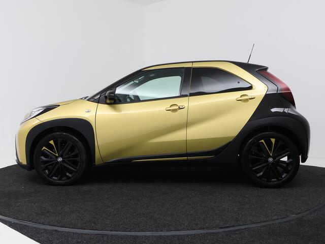 Toyota AYGO X 1.0 VVT-i S-CVT Premium | Navigatie | JBL | PDC | Trekhaak | Verwarmde stoelen |