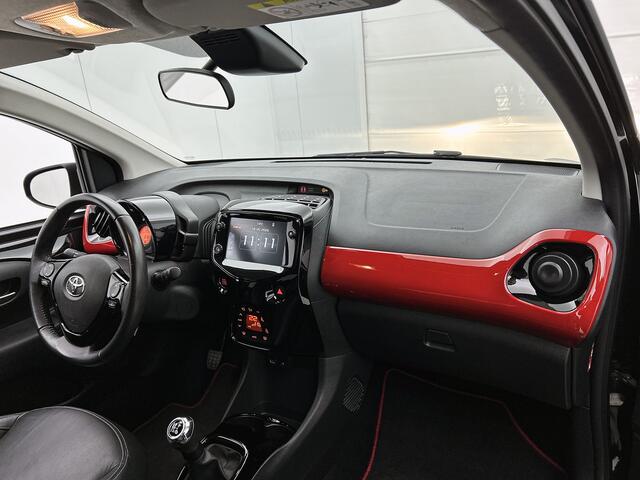 Toyota AYGO 1.0 VVT-i x-cite | Lederen bekleding | Achteruitrijcamera | Airco