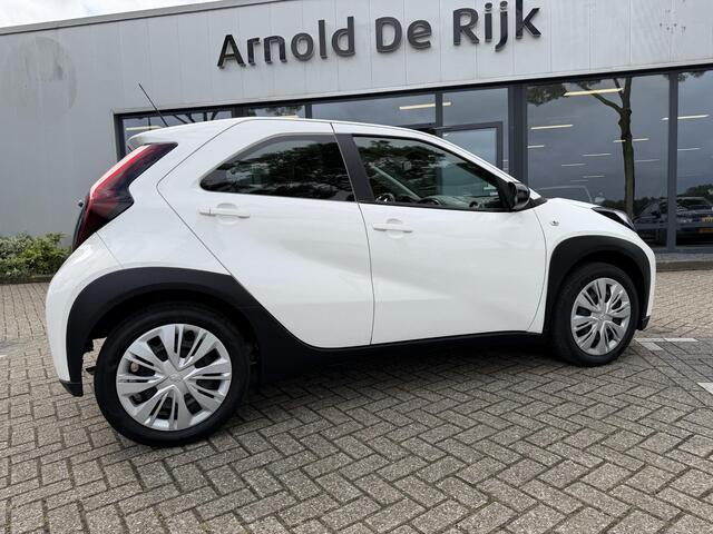 Toyota AYGO X 1.0 VVT-i S-CVT Play