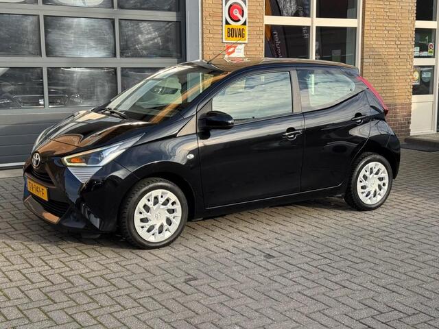 Toyota AYGO 1.0 VVT-I X-PLAY LIMITED 5-DEURS NL-AUTO/AIRCO/CAMERA/BLUETOOTH