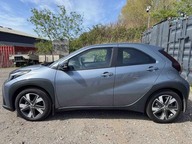 Toyota AYGO X Hybrid 115 play |Carplay|Stoelverwarming|Camera|