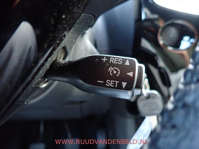 Toyota AYGO 1.0 VVT-i X-CITE TWO-TONE / CRUISE / CARPLAY / CAMERA / AIRCO /