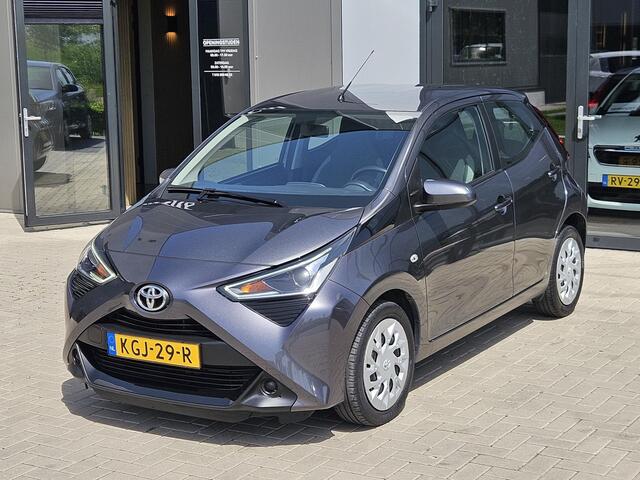 Toyota AYGO 1.0 VVT-i x-play Automaat Carplay Cam